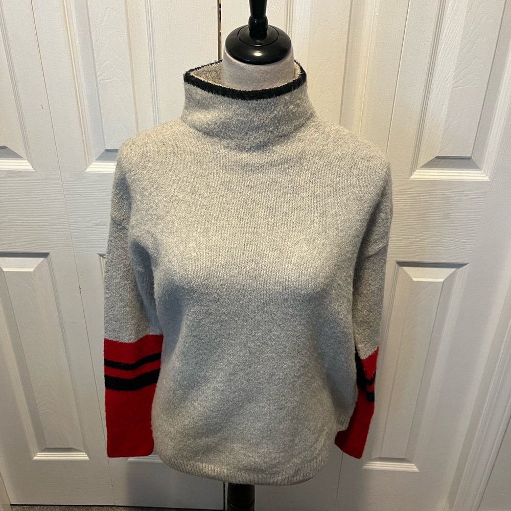 C and C California size S Gray and Red Women's Sweater oversized